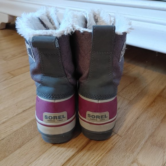 Size 7 Women's Sorel Boots - Picture 5 of 5